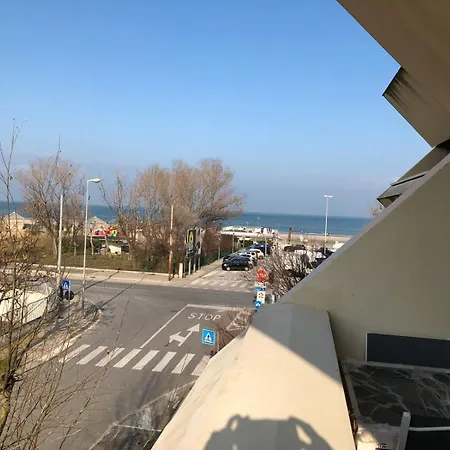 Sul Mare Con Servizio E Aquapark Riccione