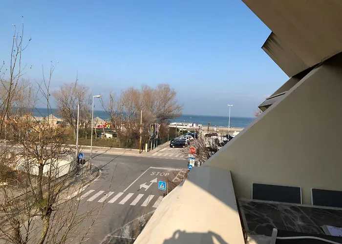 Sul Mare Con Servizio E Aquapark Riccione