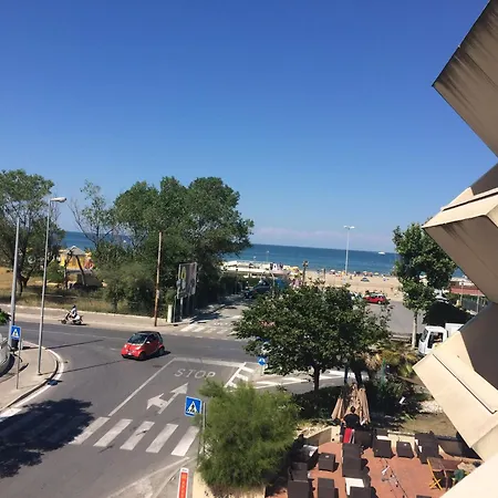 Sul Mare Con Compresa Bifamiliare Apartment Riccione