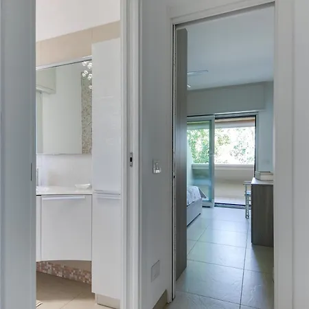 Sul Mare Con Servizio E Aquapark Riccione