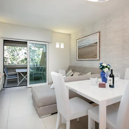 Apartment Sul Mare Con Compresa Bifamiliare Riccione