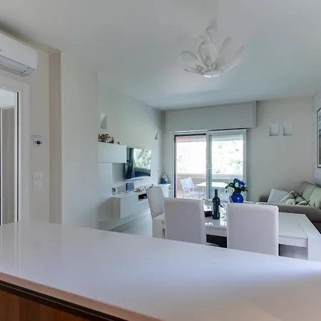 Apartment Sul Mare Con Compresa Bifamiliare Riccione