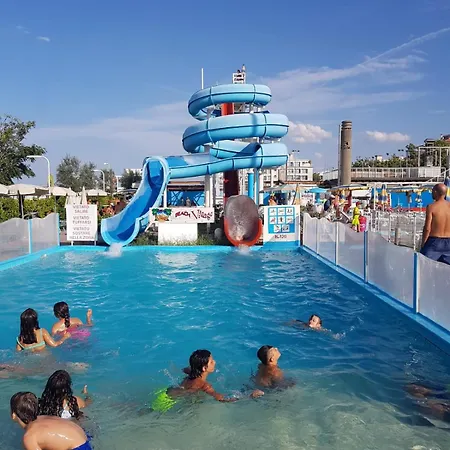 Sul Mare Con Servizio E Aquapark Ριτσιόνε