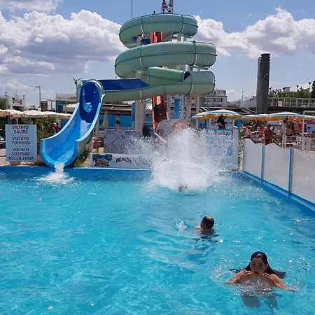Sul Mare Con Servizio E Aquapark Appartamento Riccione